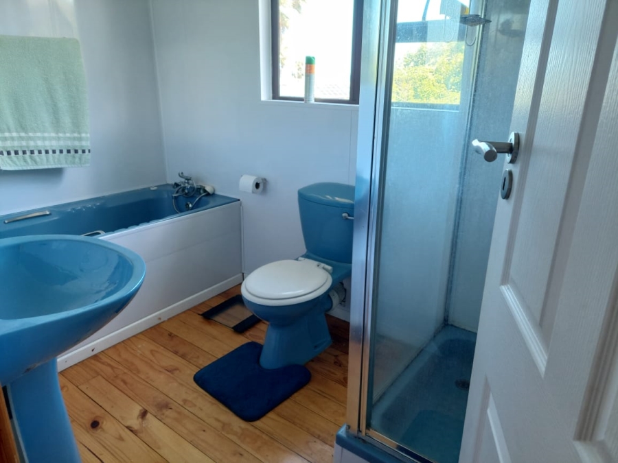 3 Bedroom Property for Sale in Cove Rock Eastern Cape